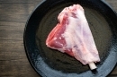 完売御礼【プロトン凍結】ラムハインドシャンク/仔羊骨付きスネブロック450g]