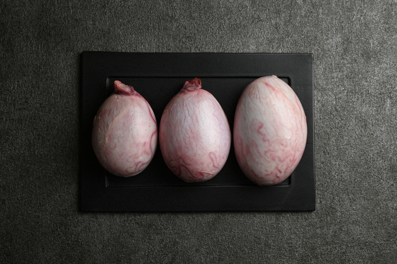 [羊の睾丸1個407g-422g]　