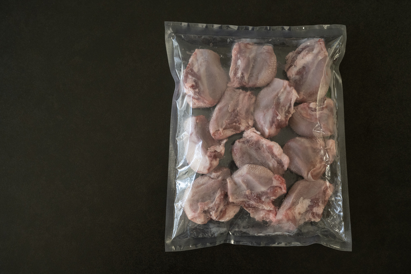 [ラムタン贅沢カットブロック(タン先除去)1kg]